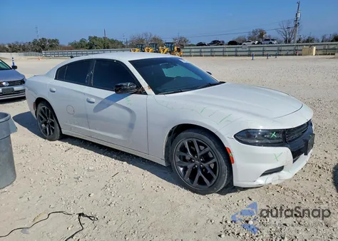 2021 Dodge Charger Sxt z USA, uszkodzony, nr VIN 2C3CDXBG4MH682830